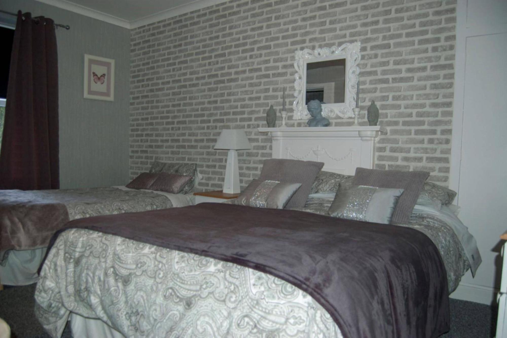 OYO La Spada Boutique Hotel Durham Extérieur photo