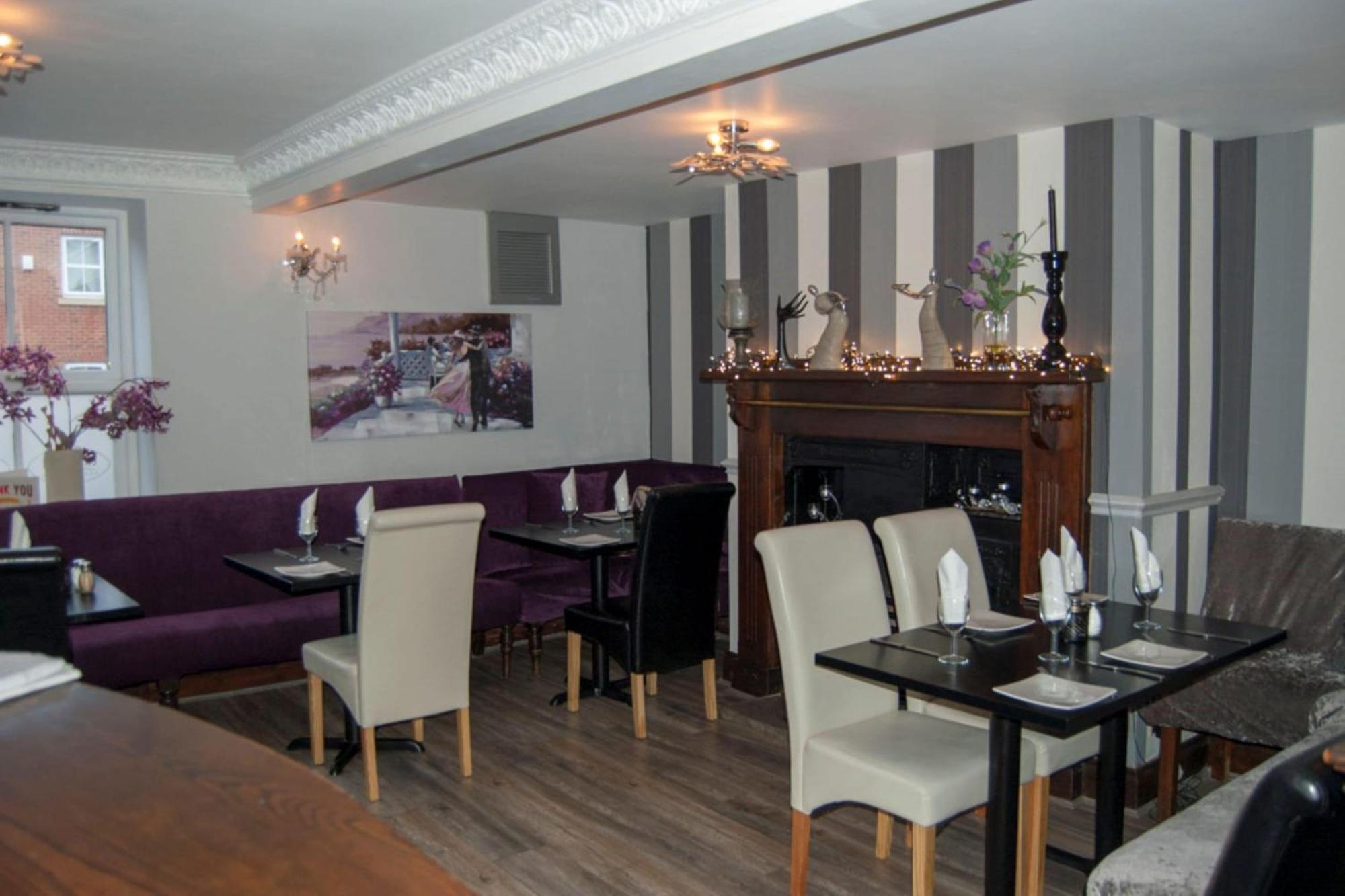 OYO La Spada Boutique Hotel Durham Extérieur photo